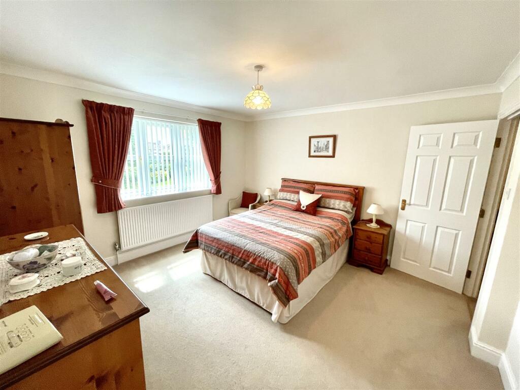 BEDROOM 2.jpeg
