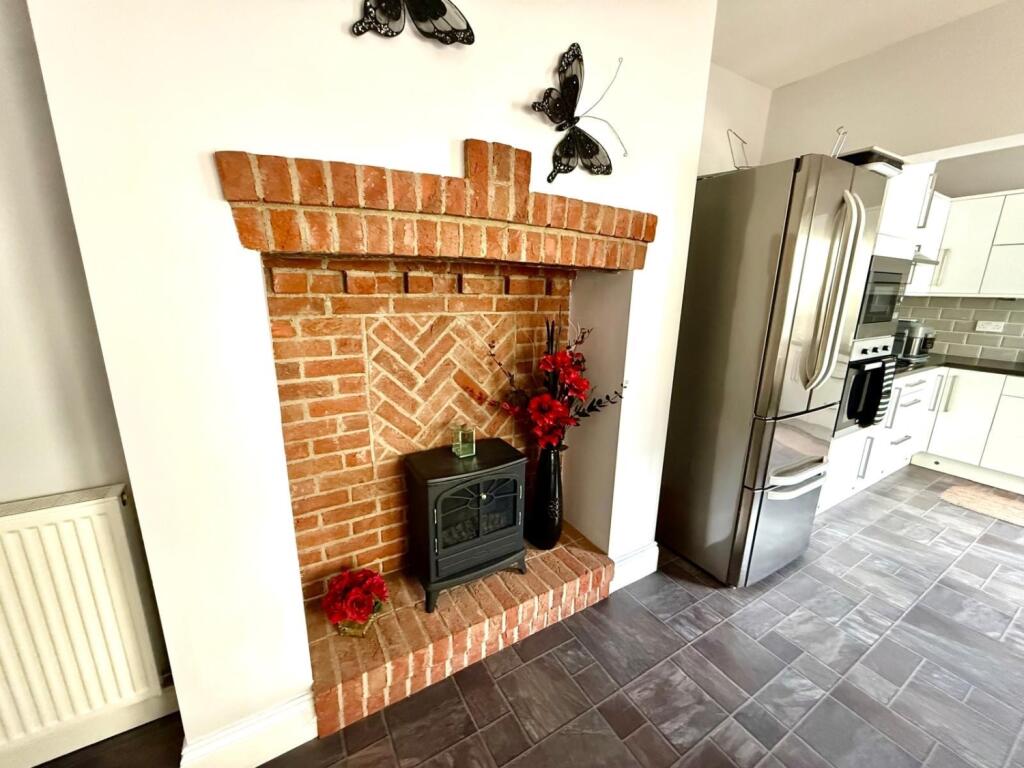 7 howden road-fireplace