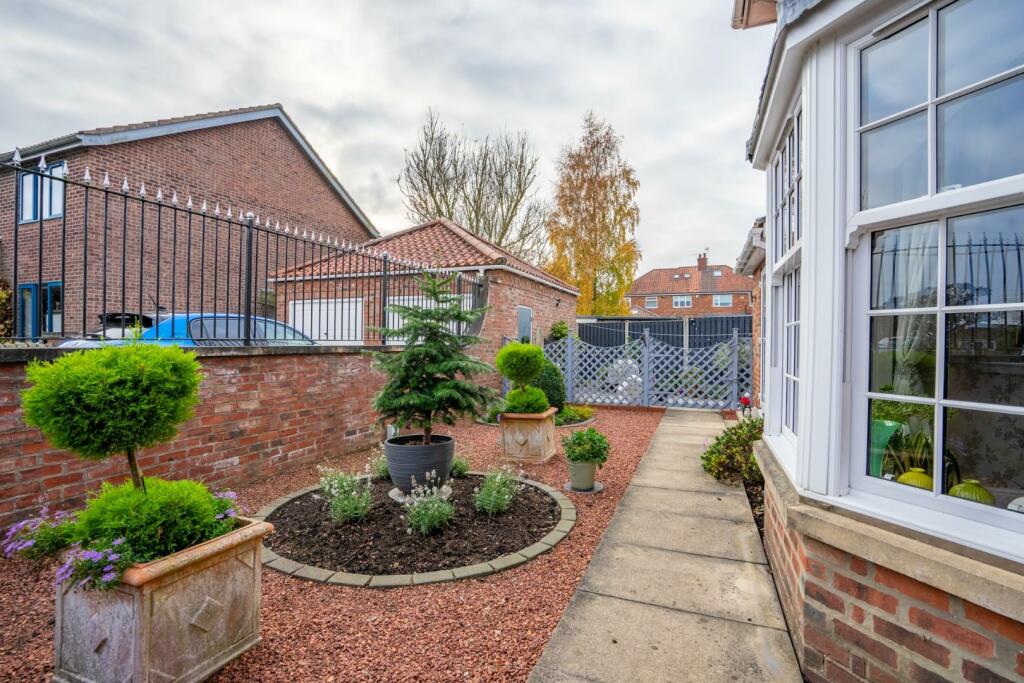 externals (9 of 12).jpg