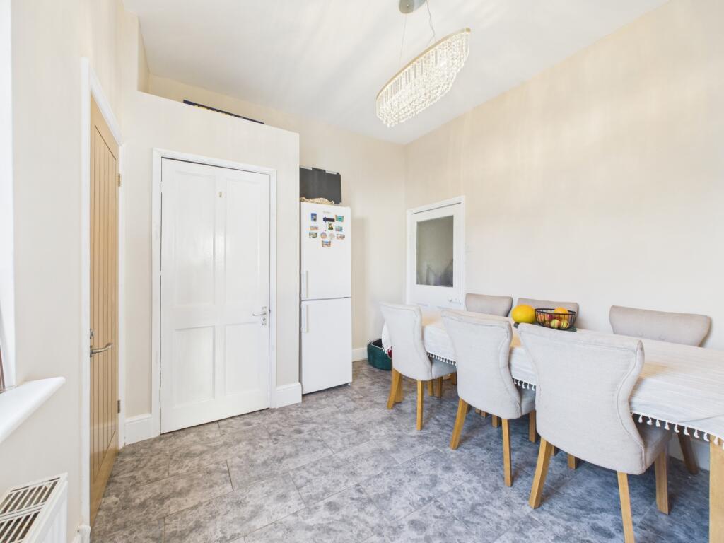 CAM03062G0-PR0215-STILL010