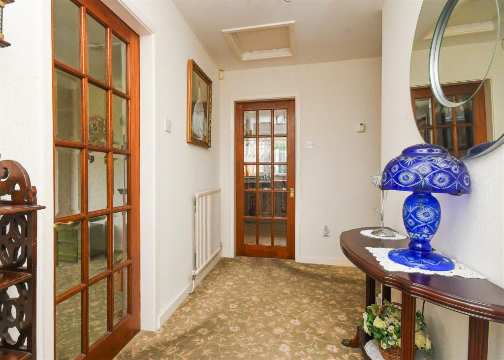 Lockside - Entrance Hall.jpg