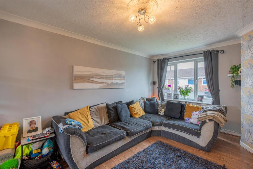4 Lancaster Close -11.jpg