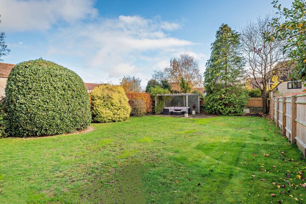 8668996-exterior1...