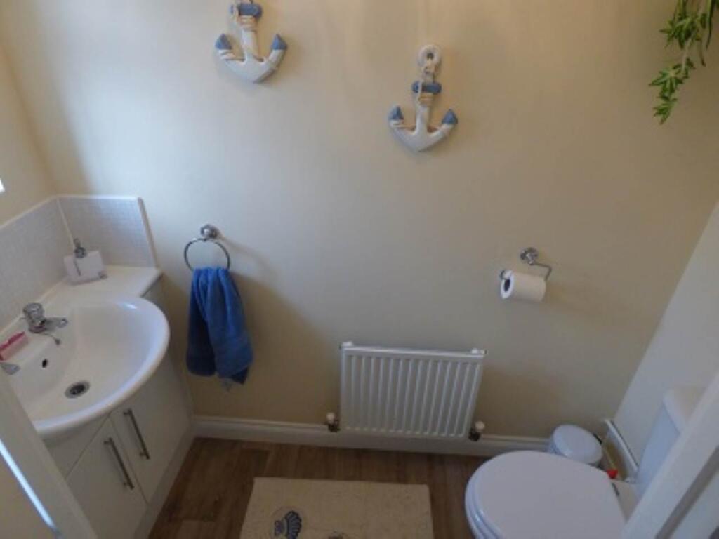 DOWNSTAIRS CLOAKROOM