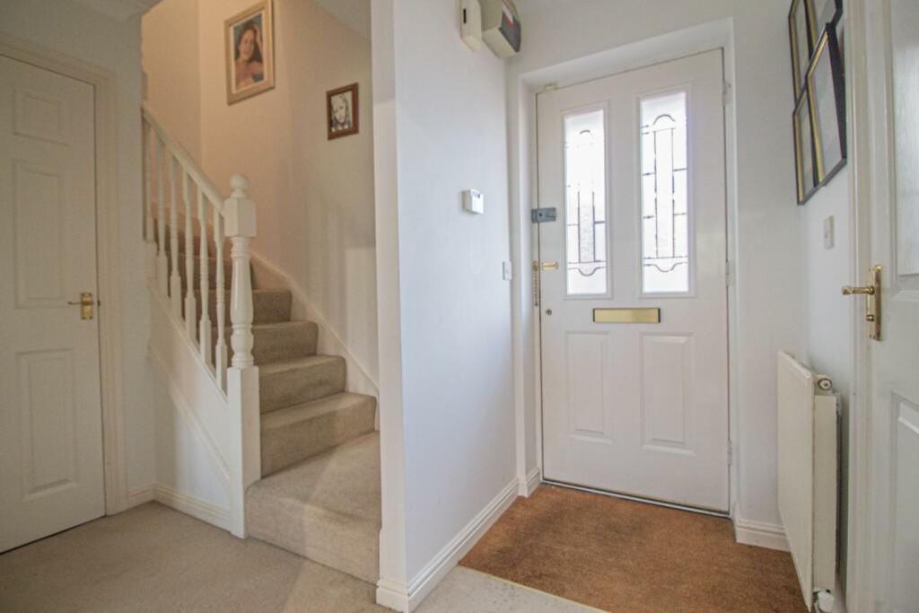 42 Manning Road [Entrance Hall].jpg