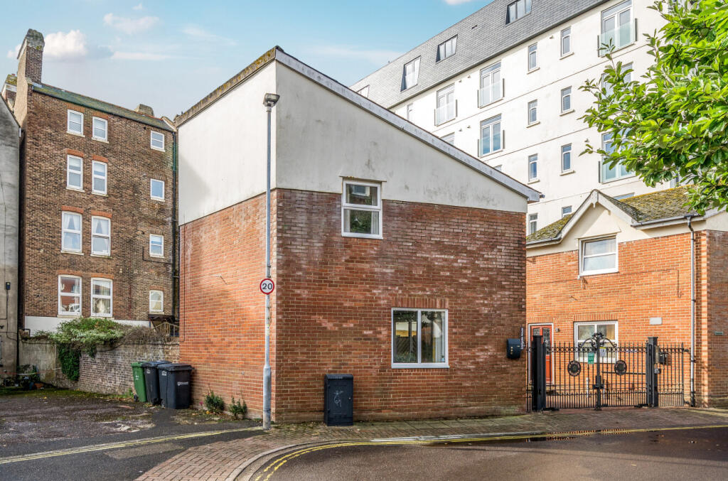 1349839-3-68b95f8...