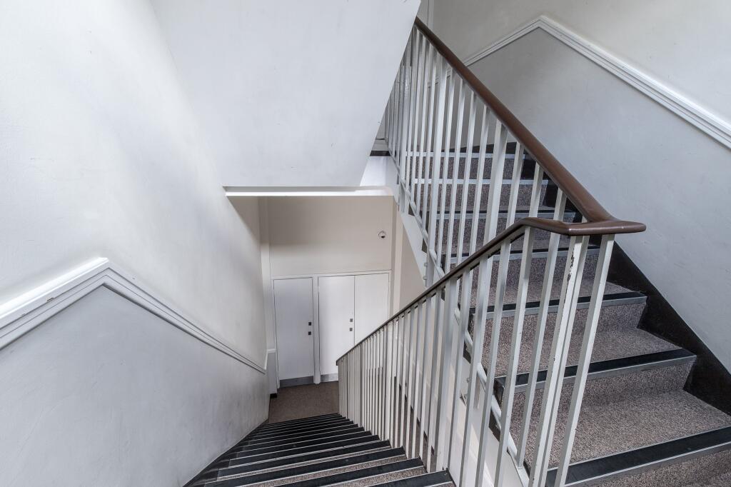 apartment_door