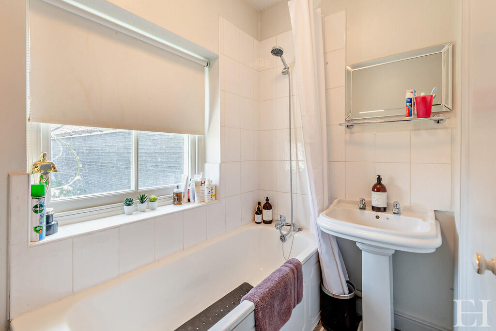8651484-interiorW...