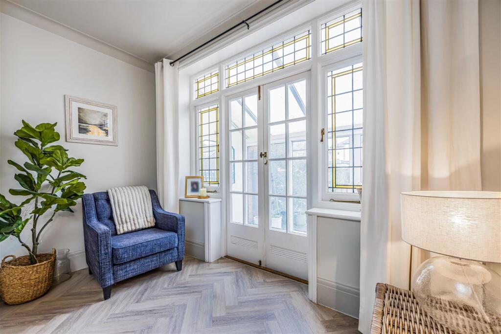 11 Torrington Road, Portsmouth-Small-PorticoMarket