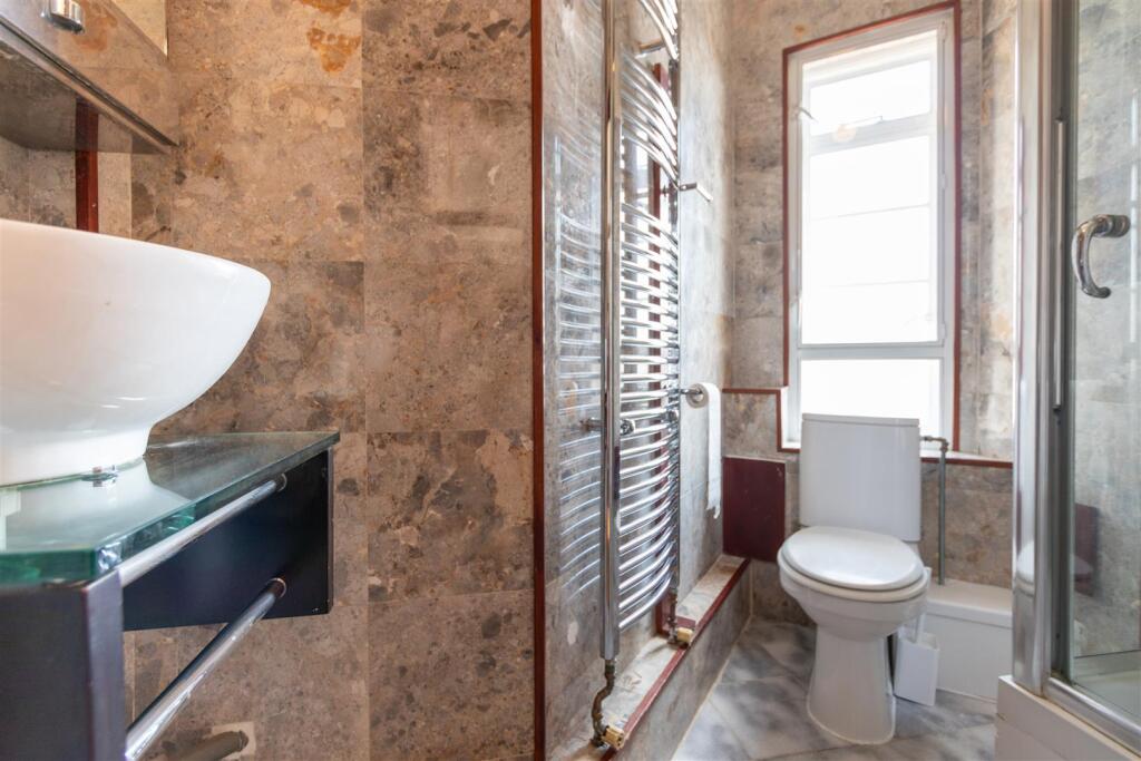 bathroom (1 of 1).jpg