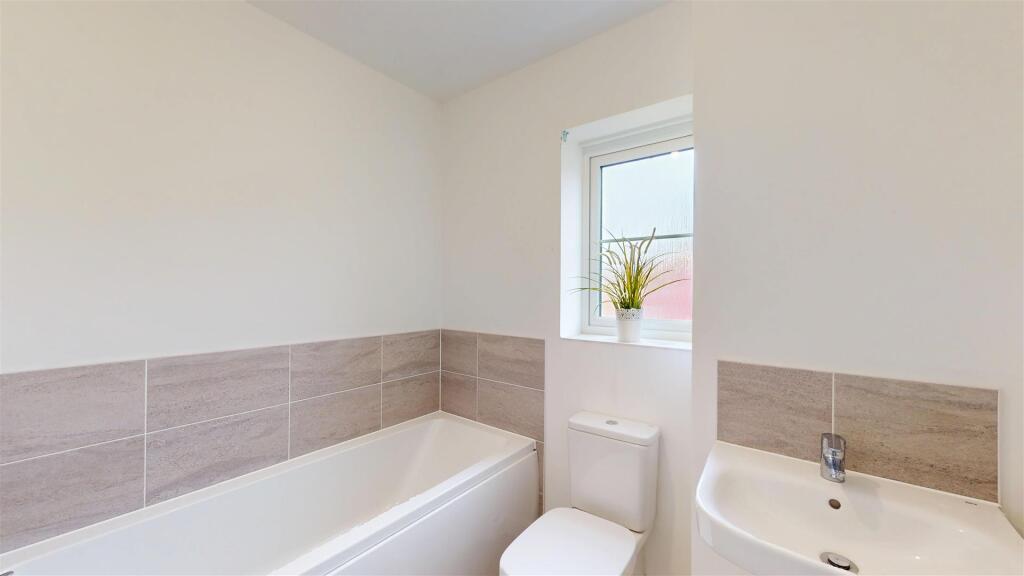 Lupin Drive 3, Bathroom.jpg