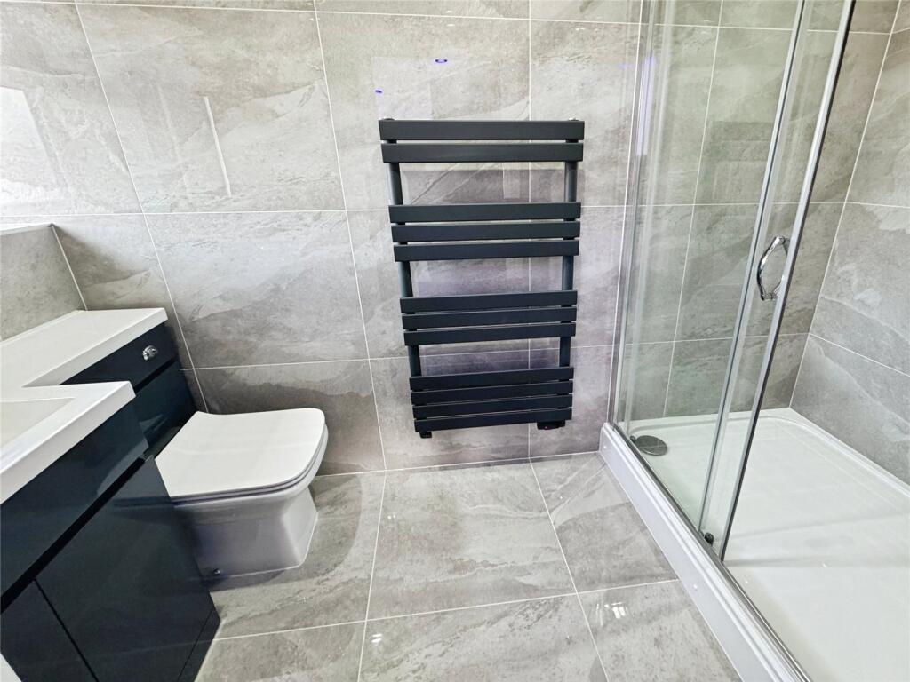 En-Suite Shower Wc