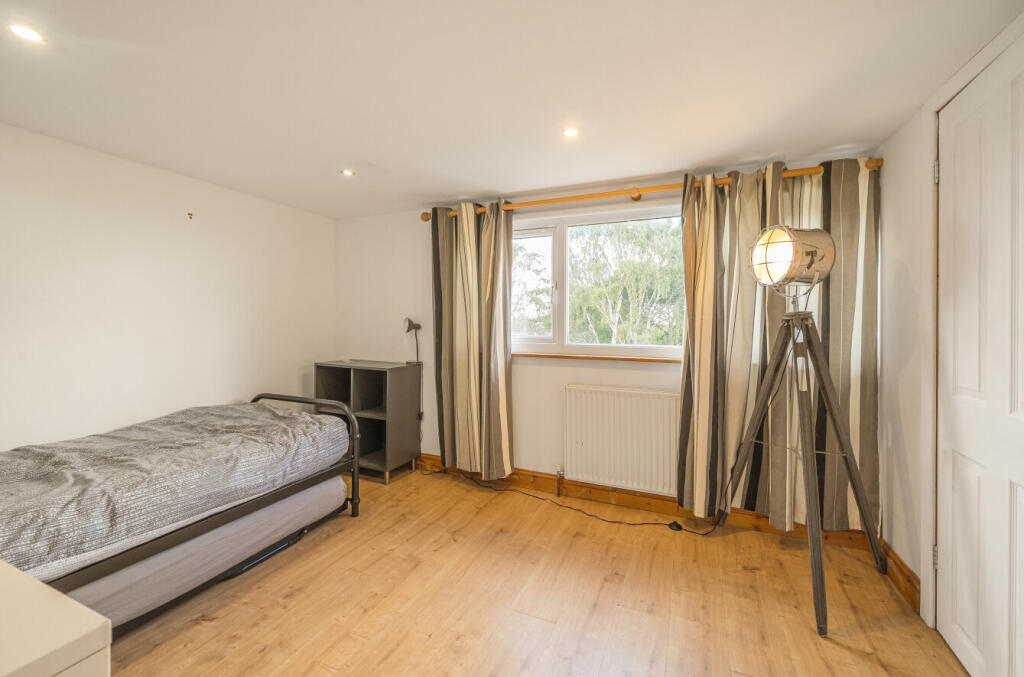 1356302-3-68d27e9...