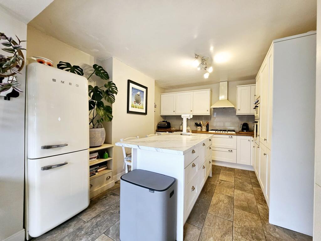 eaccd01b-bef1-42b2-82d1-e96c1ba8d371