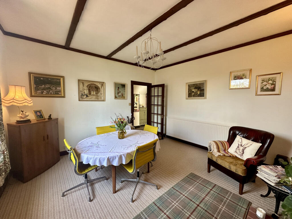 Breakfasting Kitchen