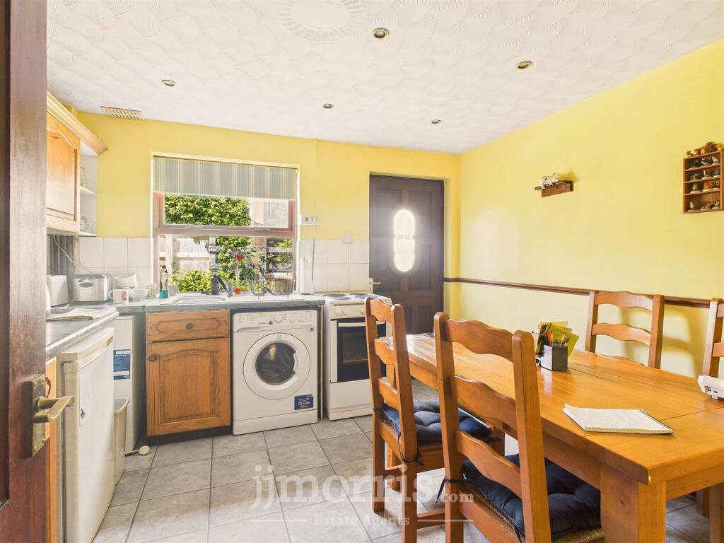 Kitchen/Breakfast Room