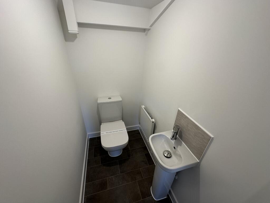 Cloakroom/wc