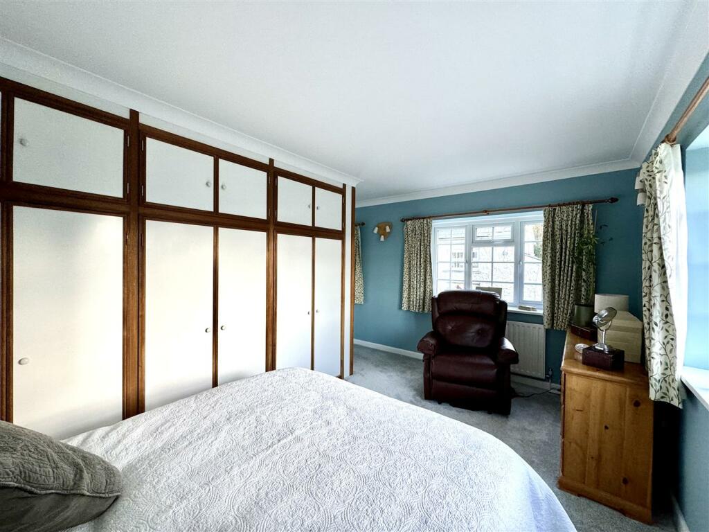 PRINCIPAL BEDROOM
