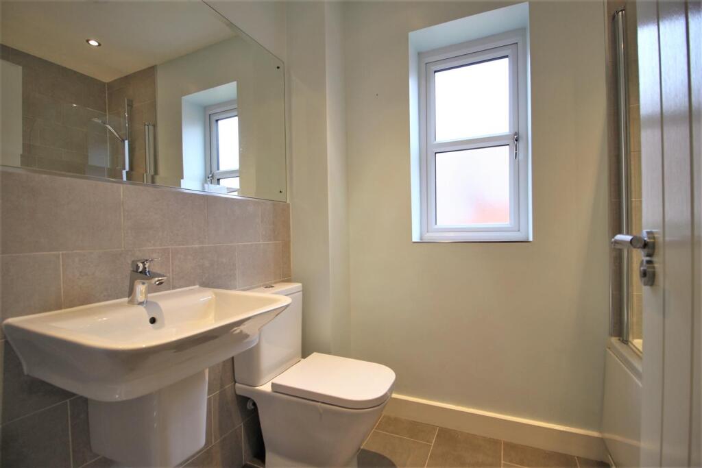 family Bathroom 1.JPG