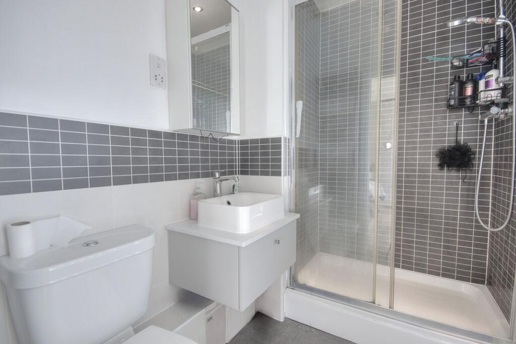 En-Suite (E)