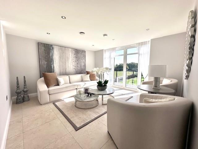 Royal Connaught Drive, Bushey
