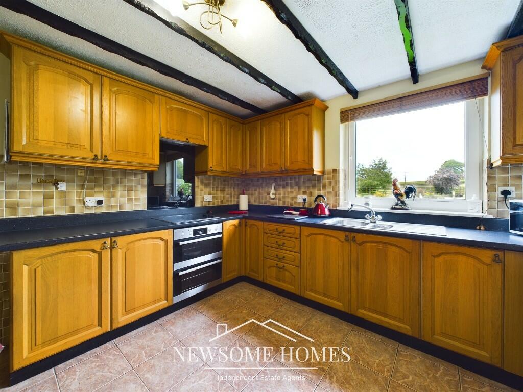 Kitchen/ Dining Room