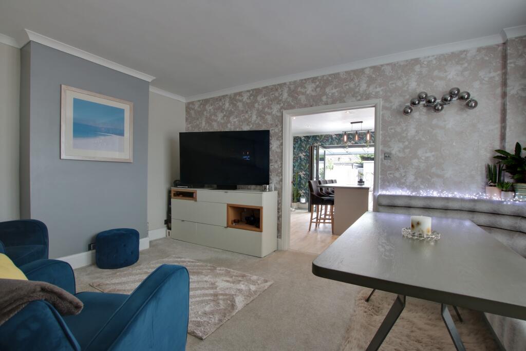 DINING ROOM/FAMILY ROOM