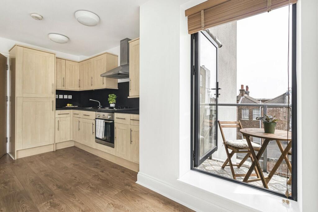 Kitchen &amp; balcony