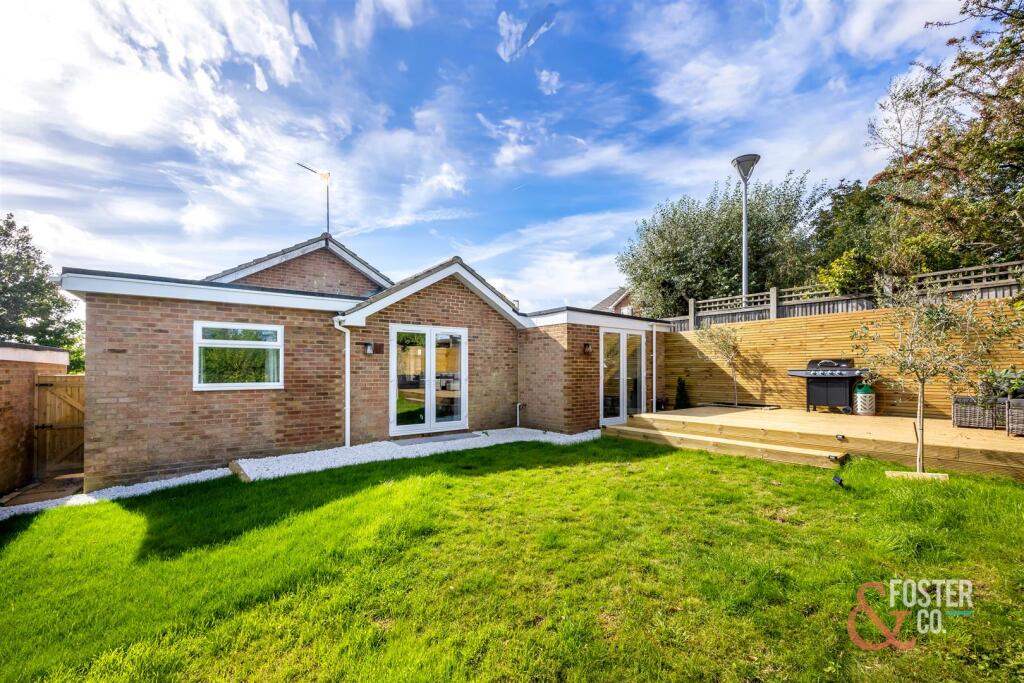 Redhill Close_9-023.JPG