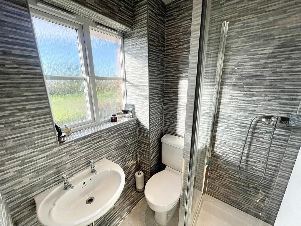Bedroom 1 En-suite
