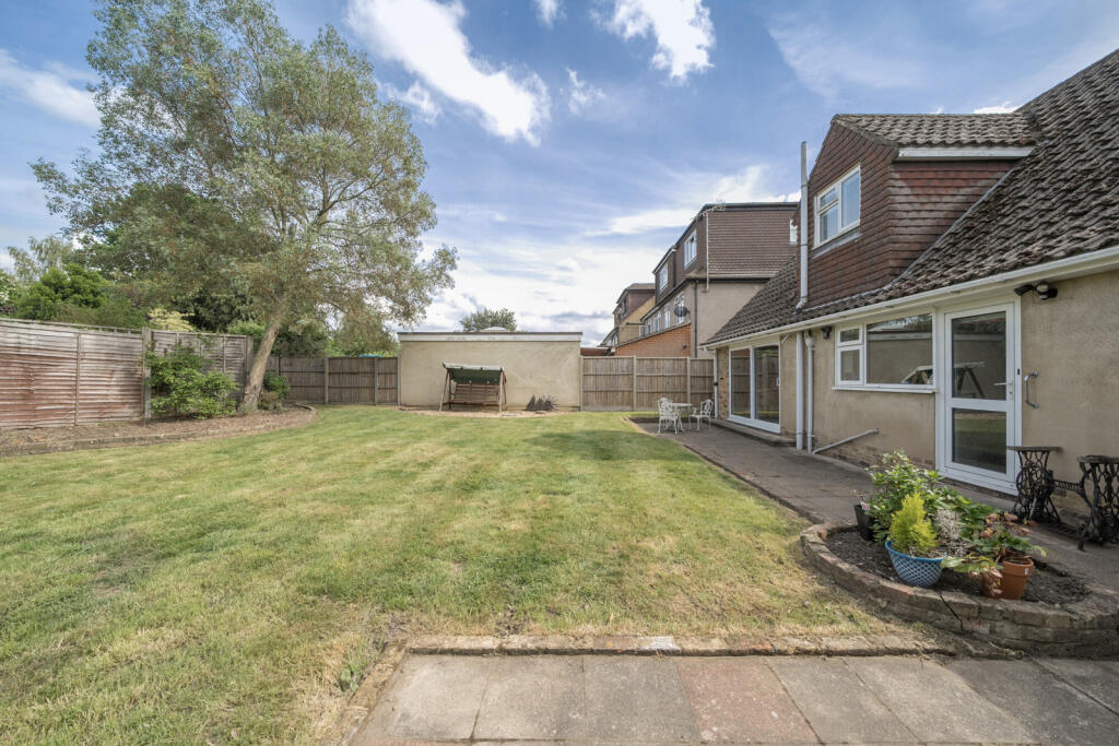 1298961-7-6839ce1...