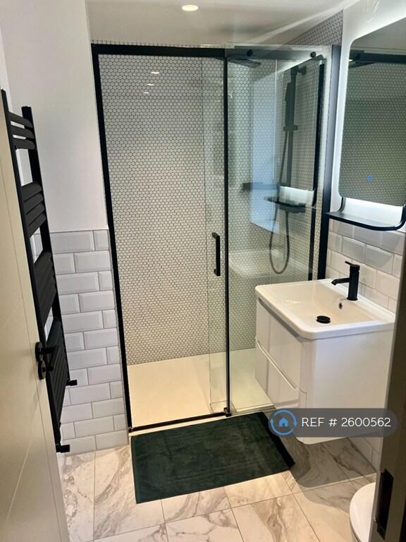 Shower With Sliding Doors