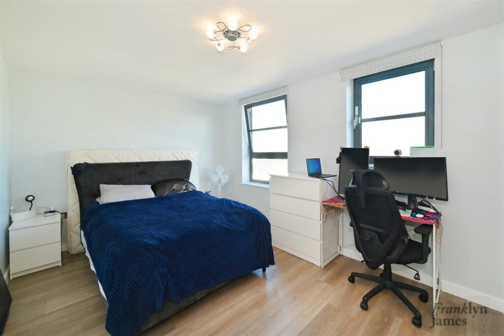 Commercial-Road (13).JPG