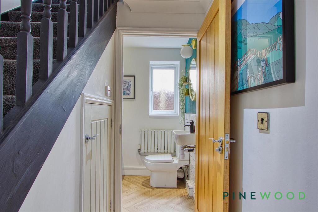 WC / UNDERSTAIRS STORAG