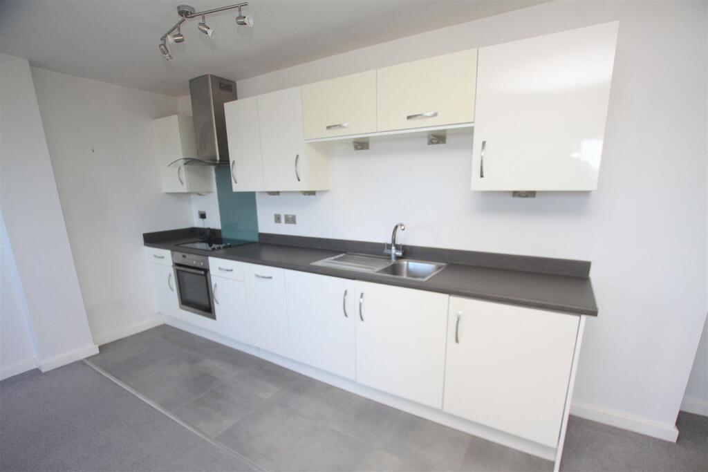 Kitchen area.jpg