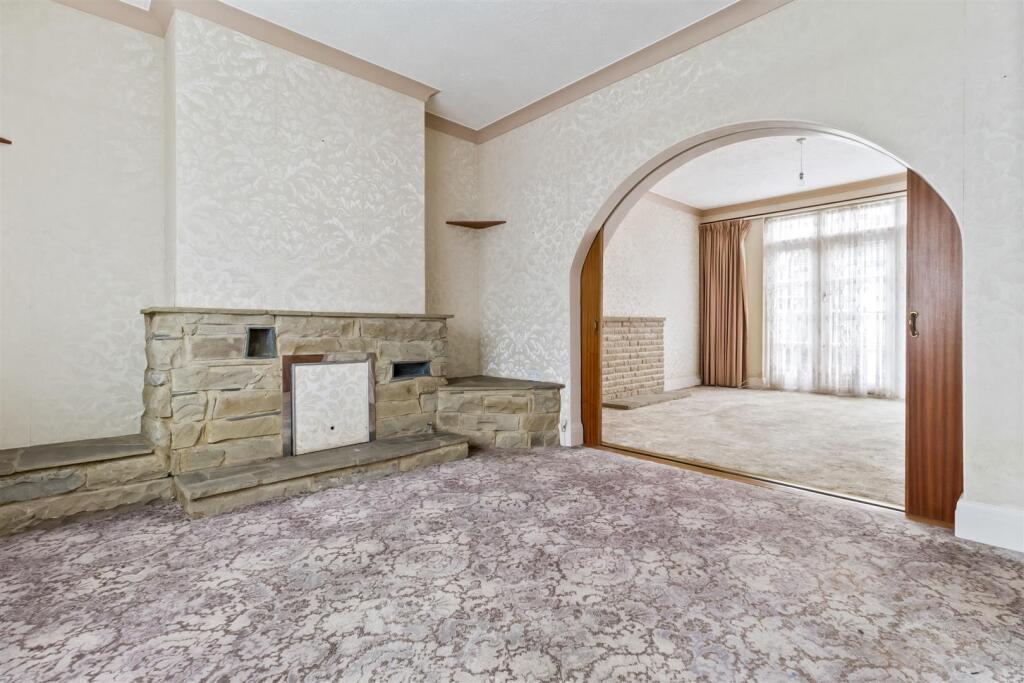 69 West Avenue_001.JPG