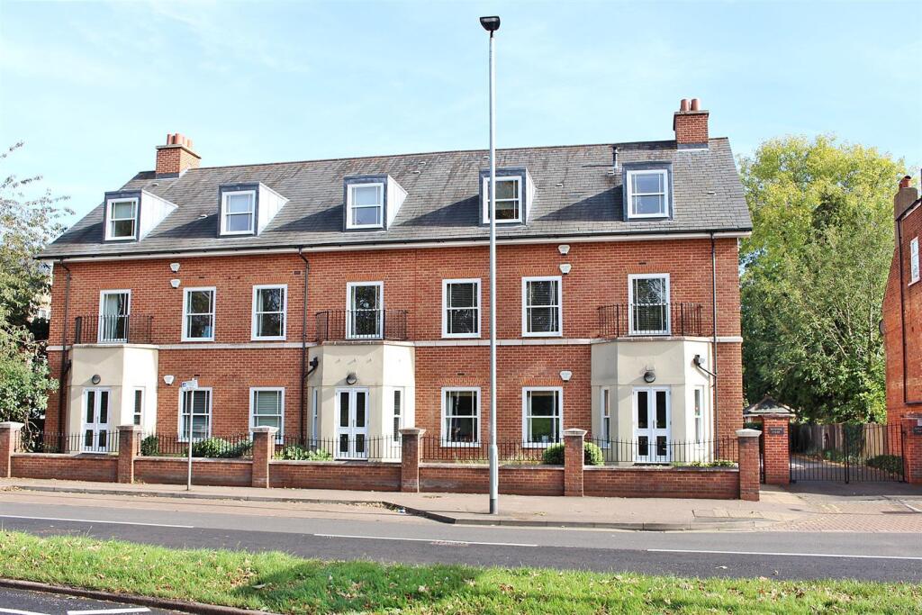 Front of Apartment.jpg