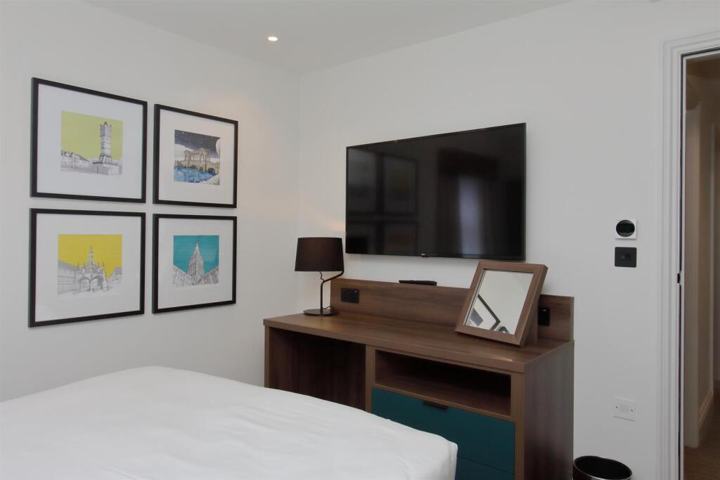 white hart arundels ph10.JPG