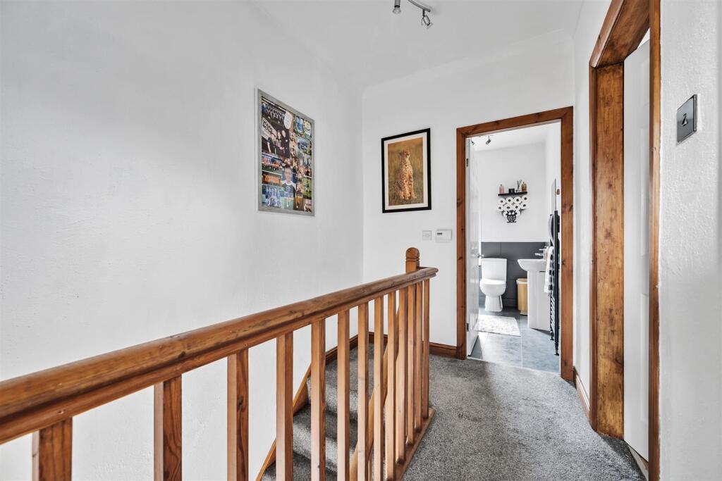 First floor landing.jpg