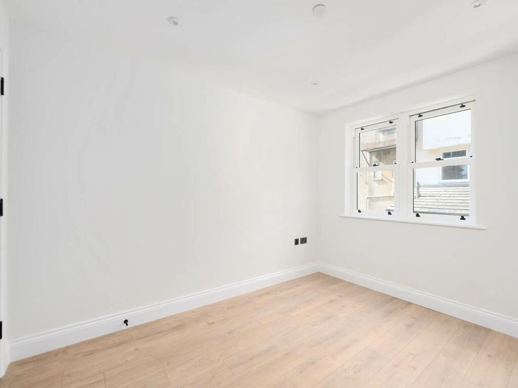 Bedroom 1 (pic 2)