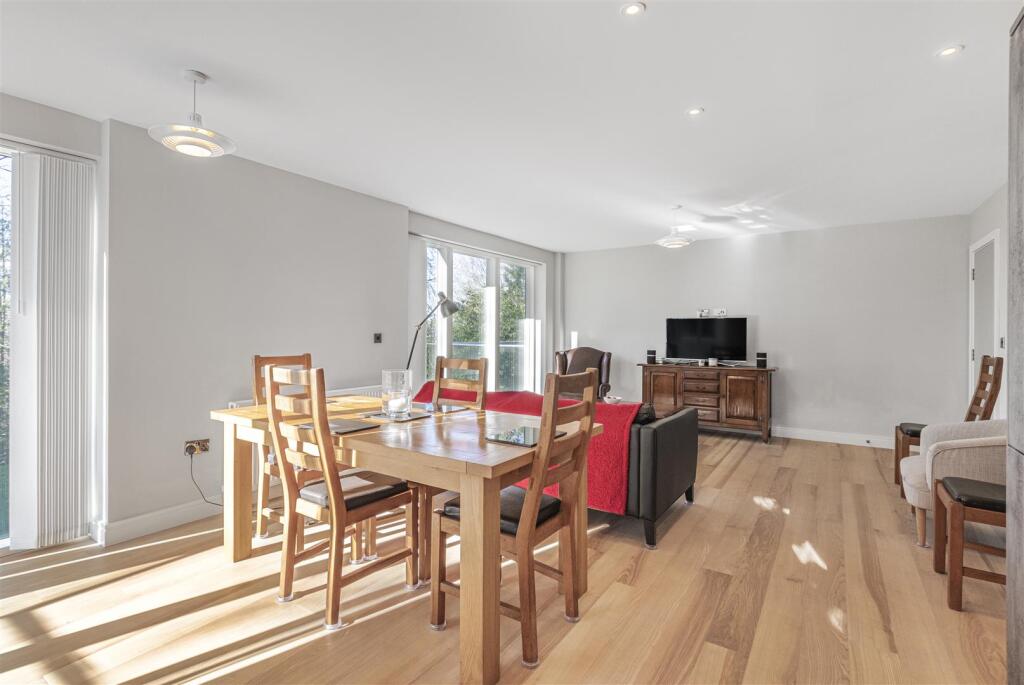 SITTING / DINING ROOM &amp; KITCHEN