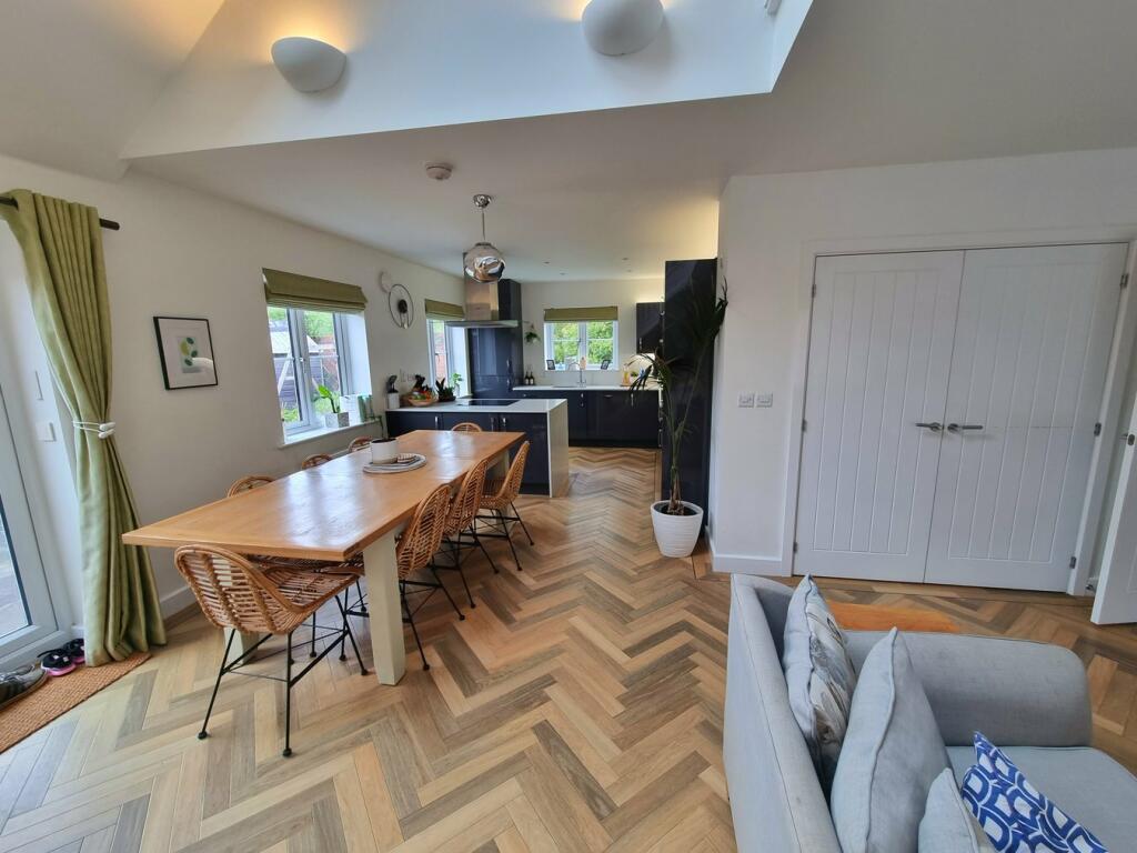 Open Plan Kitchen/ D