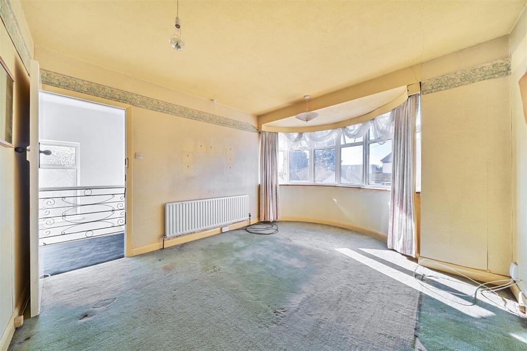 Richmond Way - Bed 1.jpg