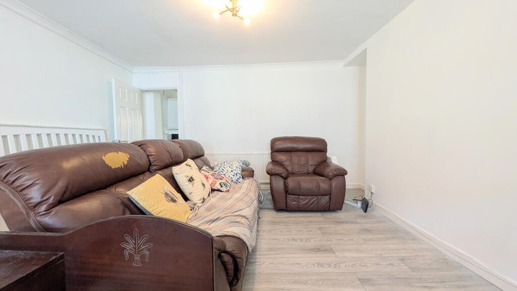 PXL_20251024_101659261.MP~2