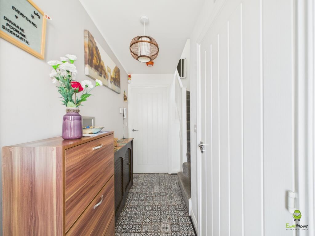 Nicoleta Ewemove Bexleyheath Darwin Avenue The Bri