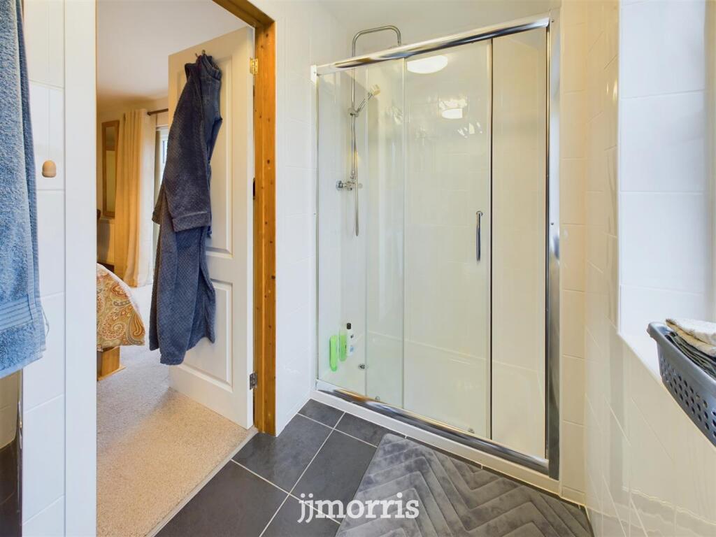 Ensuite Shower Room