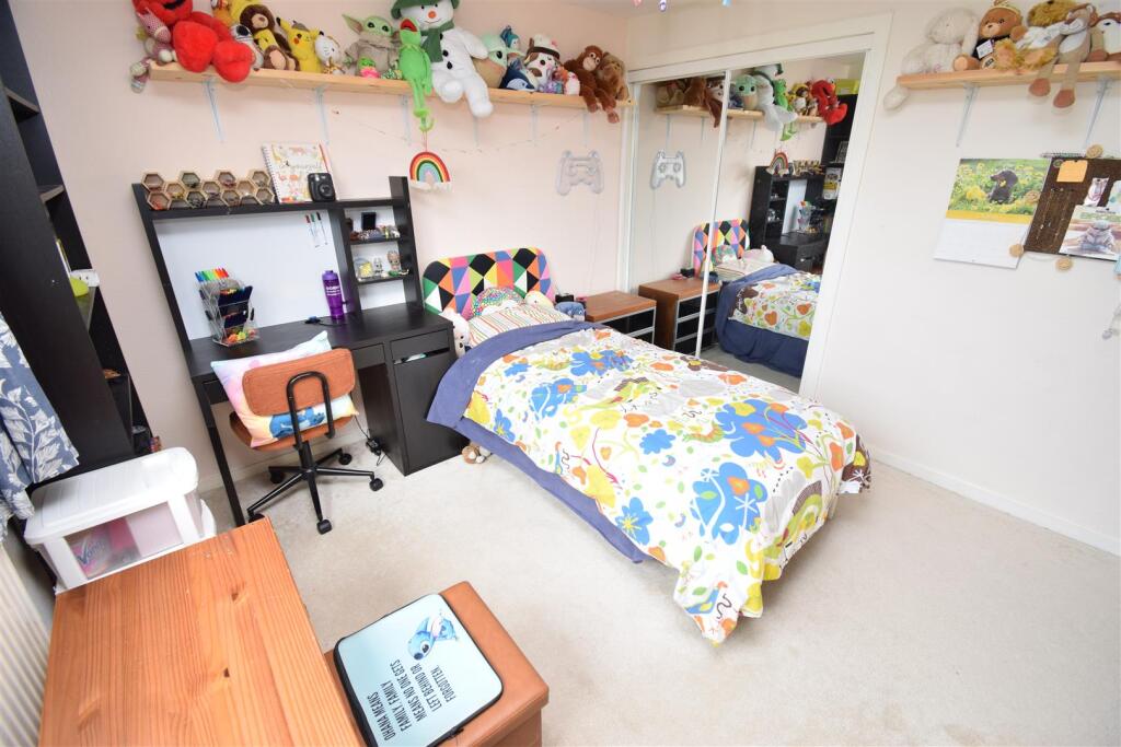 BEDROOM TWO (2).JPG