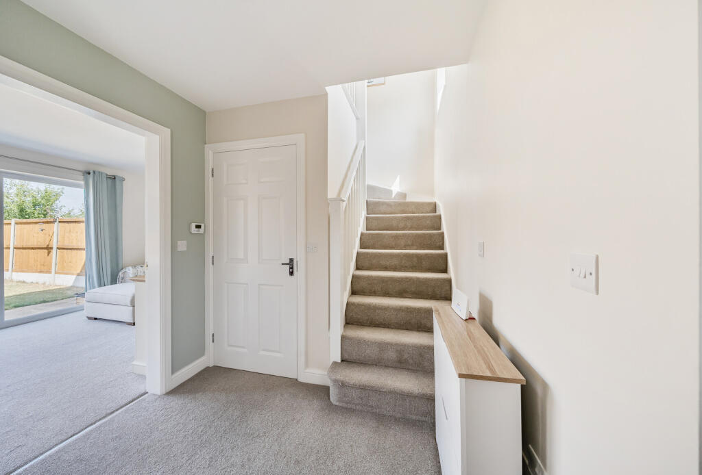 1330208-6-68839f4...