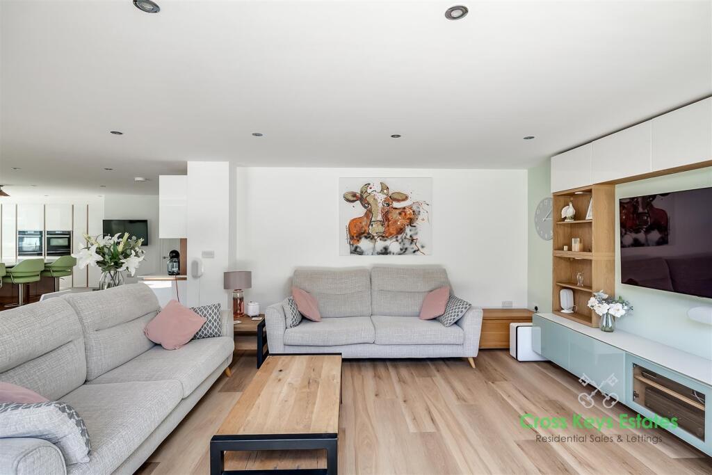 Open Plan Living Room / Kitchen