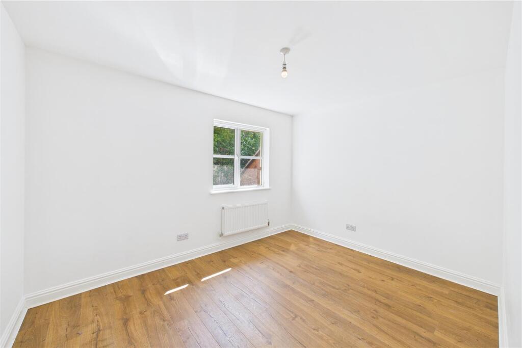 Rear bedroom 2